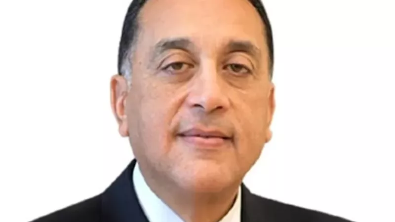 عمر صادق .. رئيسا لمجلس إدارة البورصة المصرية