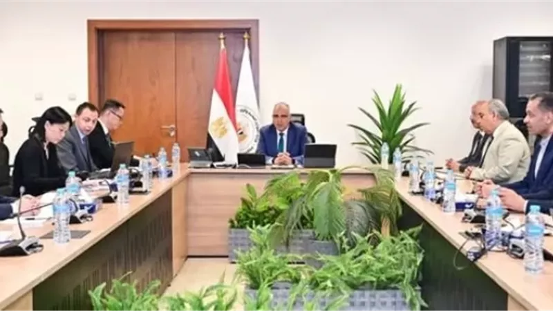 سويلم يبحث مع رئيس مفوضية نهر اليانجتسي الصيني رقمنة وإدارة المياه