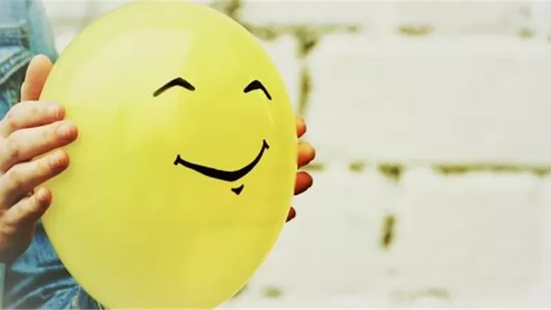 ضوابط المزاح بالنكت والطرائف..تُحددها الإفتاء