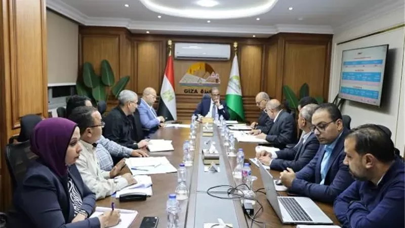 الأنصاري يتابع خطط العمل ونسب إنجازالمشروعات بمركز ومدينة القناطر