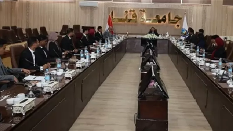 رئيس جامعة قنا يلتقي الاتحادات الطلابية لدعم الأنشطة