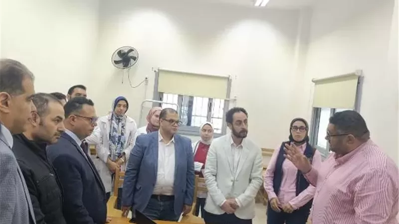 جامعة كفر الشيخ تستقبل لجنة وزارة الصحة لمتابعة وحدة الفيروسات