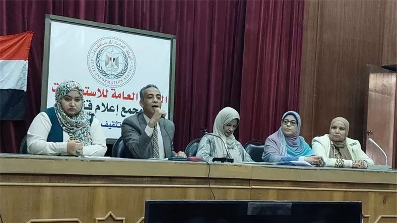 مجمع إعلام قنا يناقش آليات التعامل مع الحيوانات الضالة