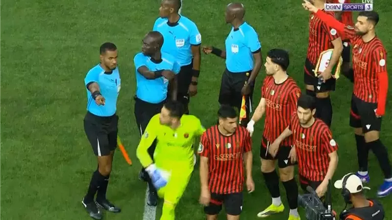 هل يقام نهائي الكونفيدرالية أمام الزمالك بدون جماهير؟
