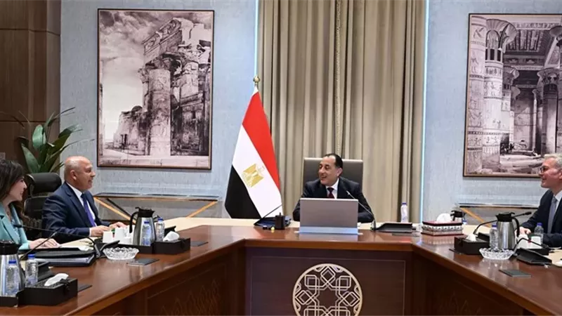 مدبولي يتابع موقف ترشيد استهلاك المواد البترولية في عدد من المشروعات