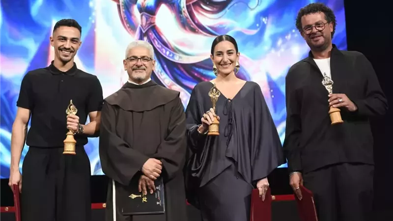 تكريم خالد الصاوي وأمينة خليل فى مهرجان المركز الكاثوليكي للسينما