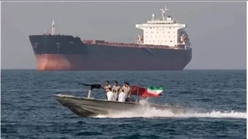 إيران: احتجاز سفينة للاشتباه في تعاونها مع القوات الأمريكية