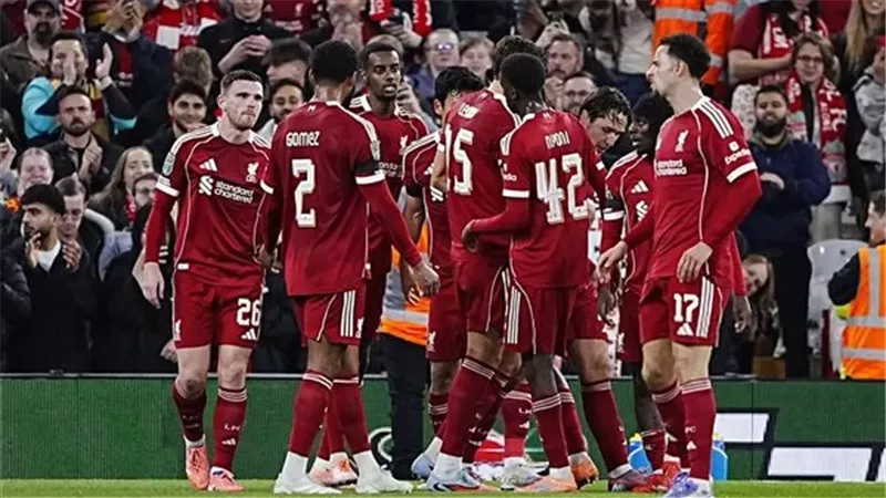 ليفربول يسعى لتعزيز موقعه في الدوري الإنجليزي أمام كريستال بالاس