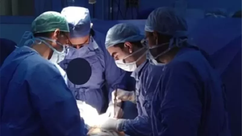الجراحة تتفوق على المناظير في استبدال صمامات القلب..دراسة تكشف