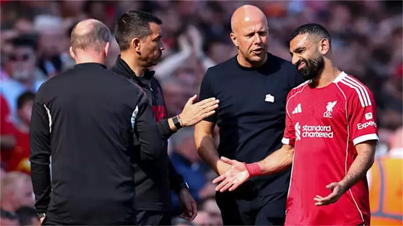 هل لعب محمد صلاح مباراته الأخيرة مع ليفربول؟ .. سلوت يوضح