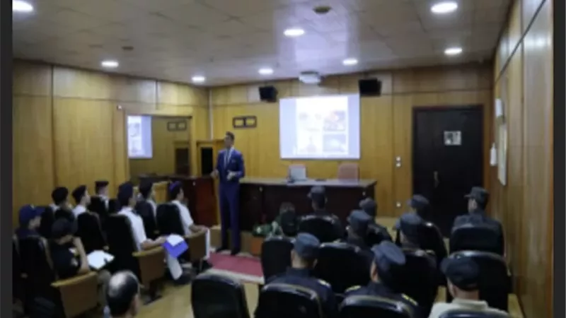 أكاديمية الشرطة تنظم دورة تدريبية حول 