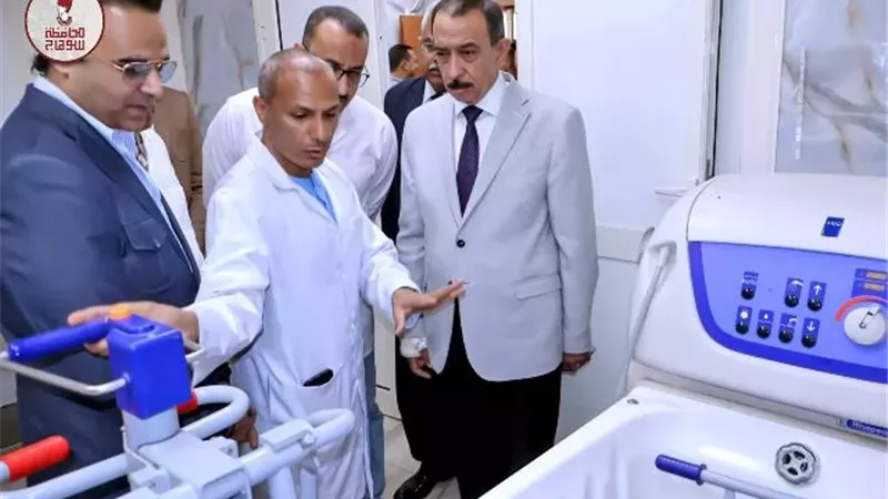 محافظ سوهاج يتفقد مستشفى سوهاج العام