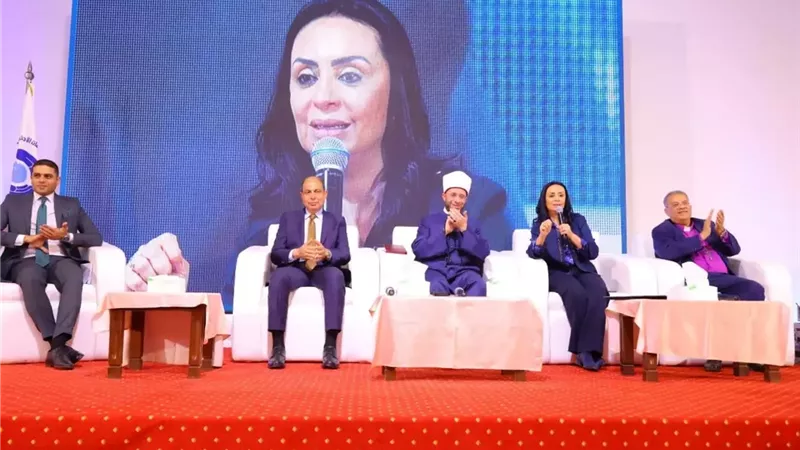 وزيرة التضامن تعلن استمرار برنامج المواطنة داخل المنيا