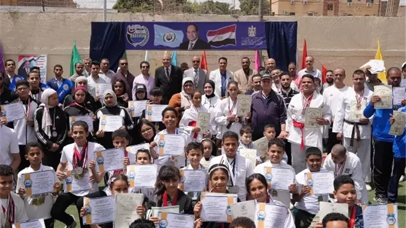 محافظ أسيوط يكرم الأبطال الرياضيين بعد إنجازات عربية ودولية