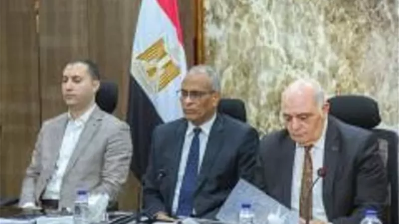 مجلس تنفيذى كفرالشيخ يناقش عدد من القرارات والموضوعات الخدمية