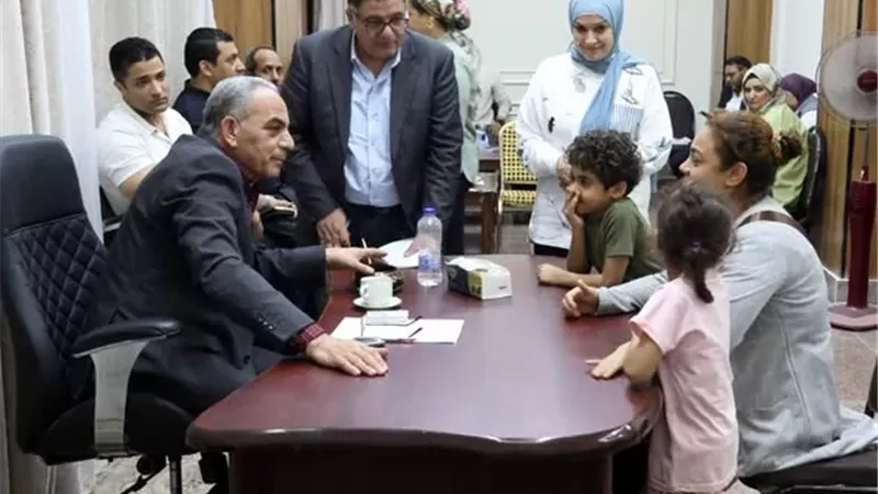 محافظ الإسماعيلية يوجه بالإستجابة لطلبات المواطنين