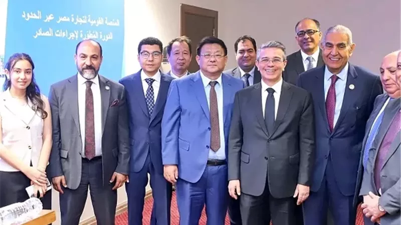 الجمارك تستعرض منظومتين لتسريع الصادرات والشحنات الجوية