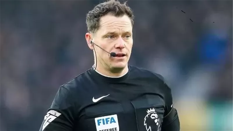 إنجلاند حكماً لنهائي كأس الاتحاد الإنجليزي بين السيتي وتشيلسي