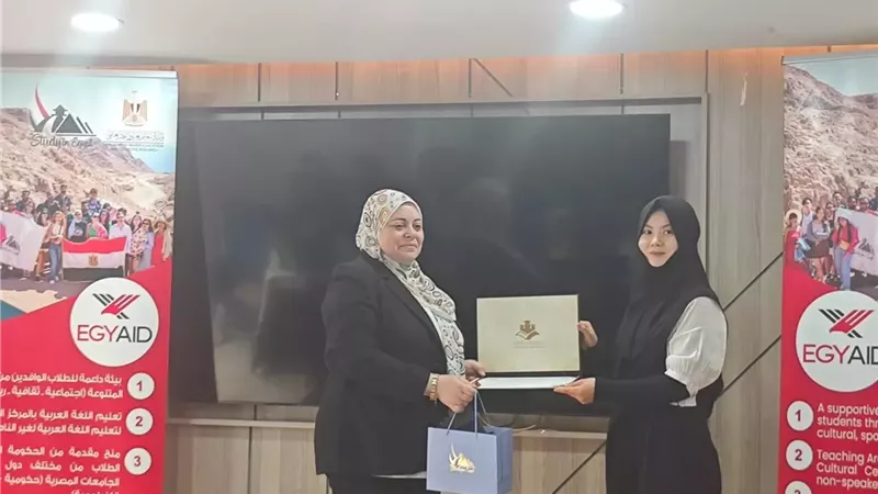 فاطمة طالبة صينية بجامعة القناة تصدرت مسابقة إبداعات الوافدين2025