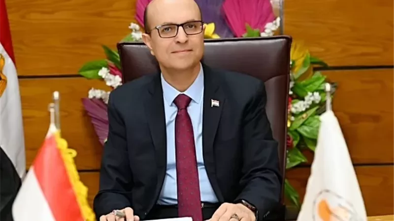 المنشاوى يشيد بتأهل مشروعين لطلاب كلية الهندسة بأسيوط