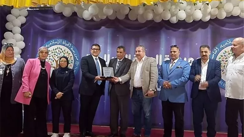 تكريم مدير تعليم الخانكة السابق في احتفالية الحب والتقدير