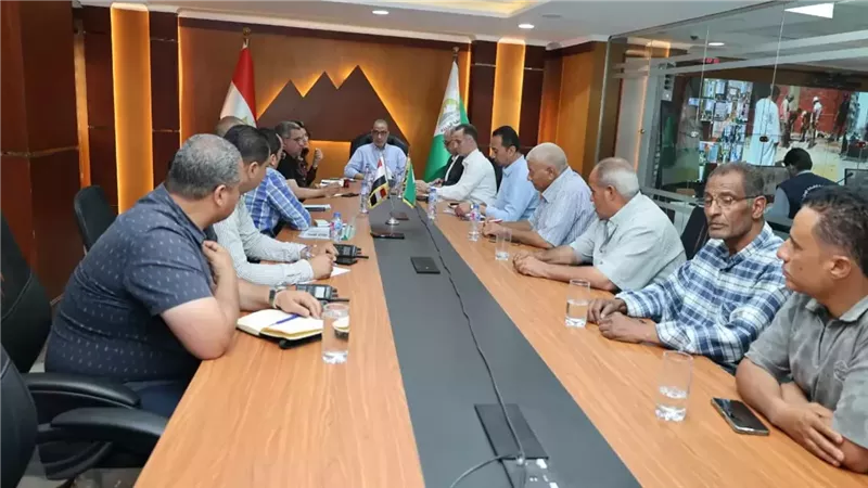 الأنصاري يوجه بتحويل المشاتل إلى وحدات إنتاجية وفتح البيع للجمهور