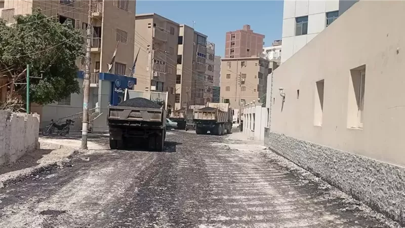 بدء رصف شارع مجلس المدينة القديم بمدينة منفلوط