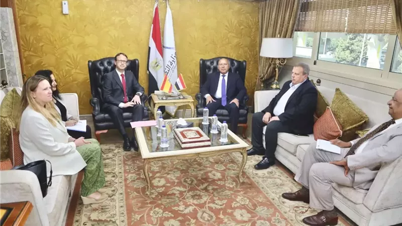 مصروإسبانيا تبحثان التوسع باستثمارات النقل البحري والسكك الحديدية