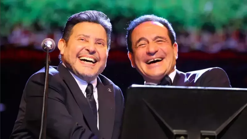 بكلمات مؤثرة.. محمد ثروت يودع رفيق عمره هانى شاكر.. شاهد