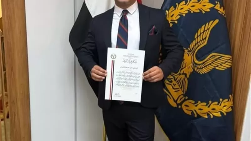 وزير الداخلية يكرم معاون مباحث فرشوط تقديرًا لجهوده الأمنية