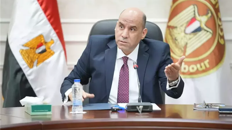وزارة العمل تعلن عن 4145 وظيفة جديدة في 11 محافظة.. التفاصيل