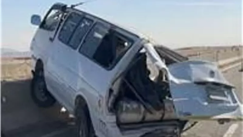 بالإسماء.. مصرع وإصابة 12 فى انقلاب ميكروباص بصحراوى المنيا
