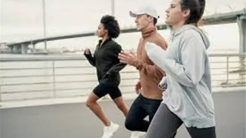 النشاط البدني في منتصف العمر مفتاح تقليل خطر الخرف لاحقًا