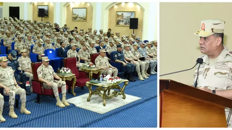 وزير الدفاع يلتقى عدداً من مقاتلى المنطقة الجنوبية العسكرية.. فيديو