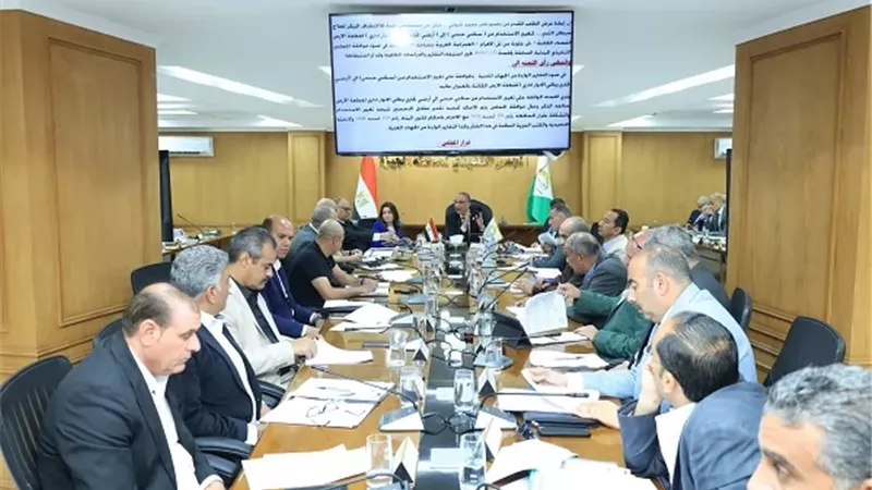 المحافظ :جاهزية كافة المدارس وتوفير المناخ الملائم للطلاب