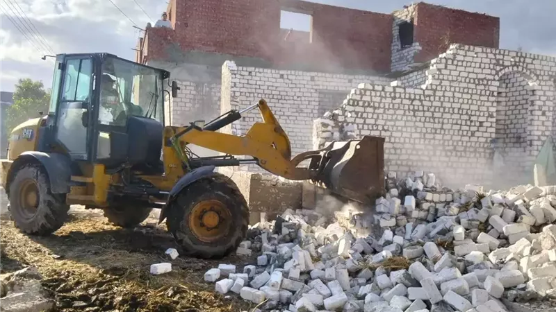 إزالة ٤٣ تعدٍ ١٢٥٦٨ متر مربع و١٠ تعديات ٩ قيراط و١٧ سهم
