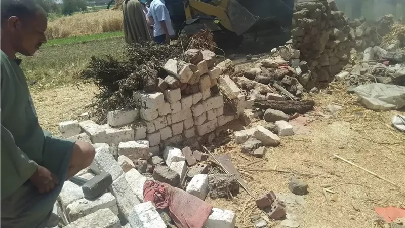محافظ أسيوط: إزالة 33 حالة تعدي على أراضي زراعية وأملاك دولة