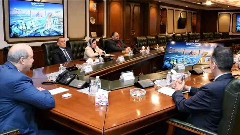 الحفنى: خطة للتحول الرقمى وتحديث نظم التشغيل بالمطارات المصرية