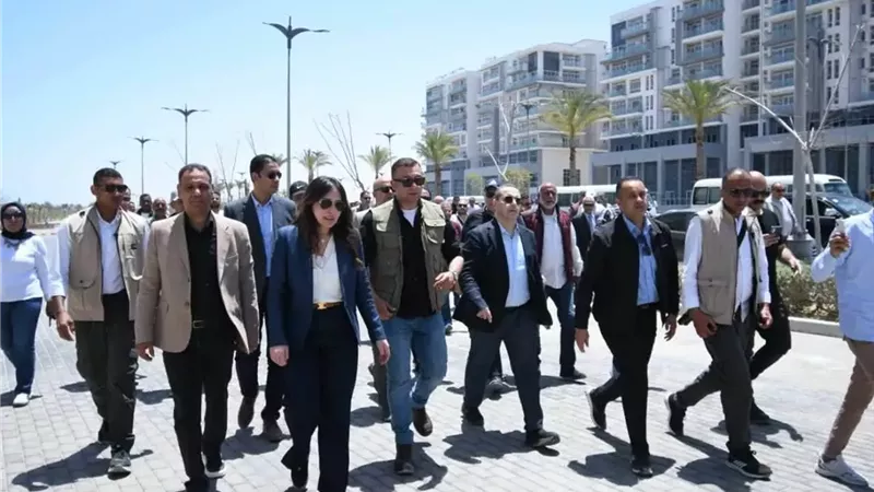 وزيرة الإسكان تتفقد مركز المجتمعات العمرانية التكنولوجي بالعلمين