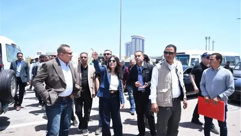 وزيرة الإسكان تتفقد المركز التكنولوجي بالعلمين الجديدة