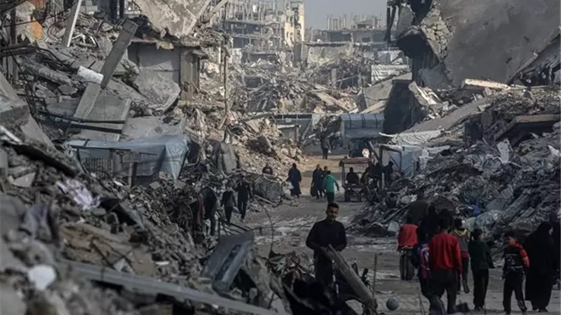 آليات الاحتلال تفتح النيران على طريق صلاح الدين بقطاع غزة