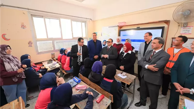رئيس جامعة كفر الشيخ يشهد إنطلاق اولي فعاليات القوافل التوعوية