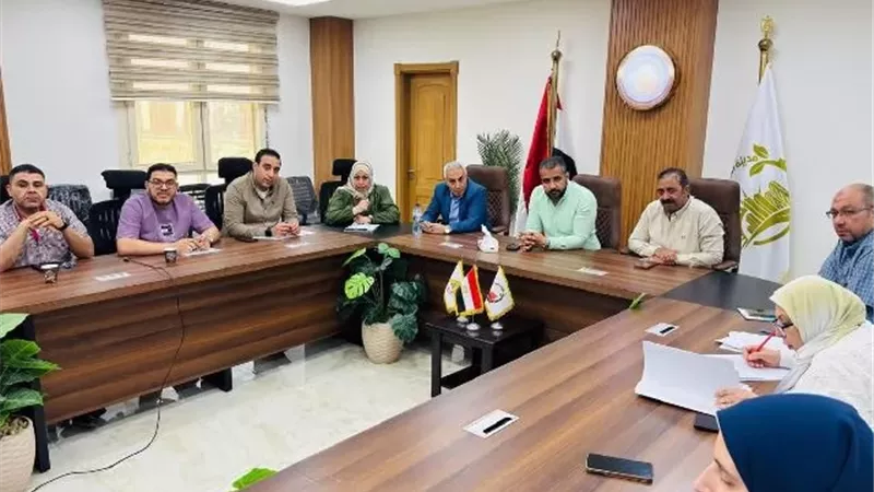 خطوة مهمة من جهاز العبور الجديدة بملفات المرافق والطرق والكهرباء.. صور