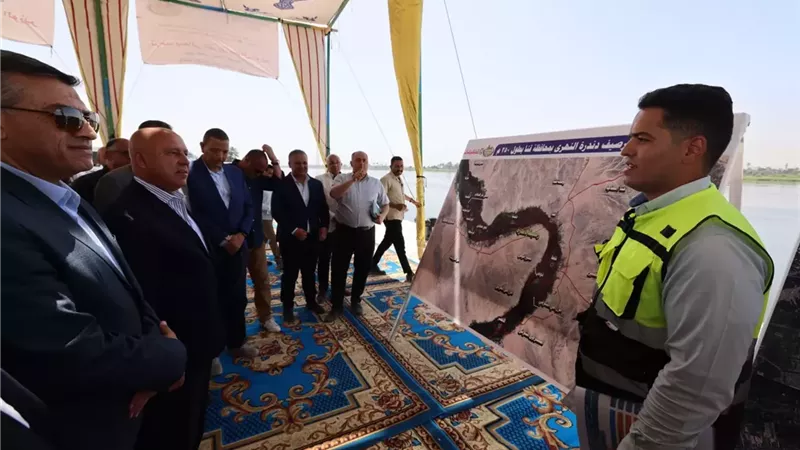 وزير النقل يشهد التشغيل التجريبي لميناء دندرة النهري بمحافظة قنا