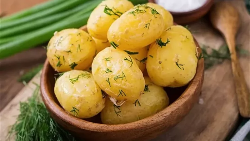 البطاطس والرجيم .. صديق أم عدو للتخسيس؟