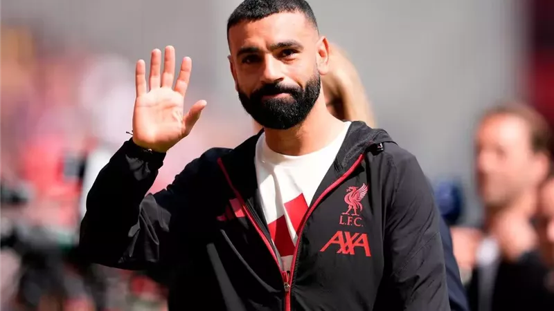 محمد صلاح يتخذ قرارًا حاسمًا بشأن مستقبله.. 