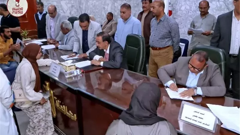 محافظ سوهاج يعقد اللقاء الجماهيري الأسبوعي لبحث مطالب المواطنين