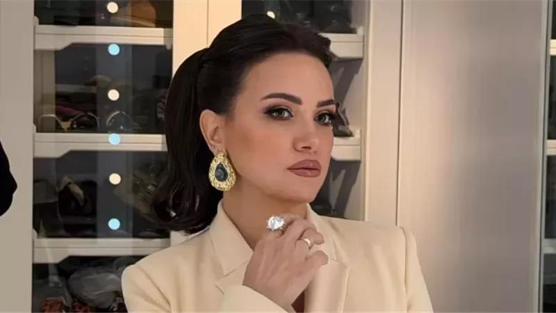 ريهام عبد الغفور تشيد بمسرحية 