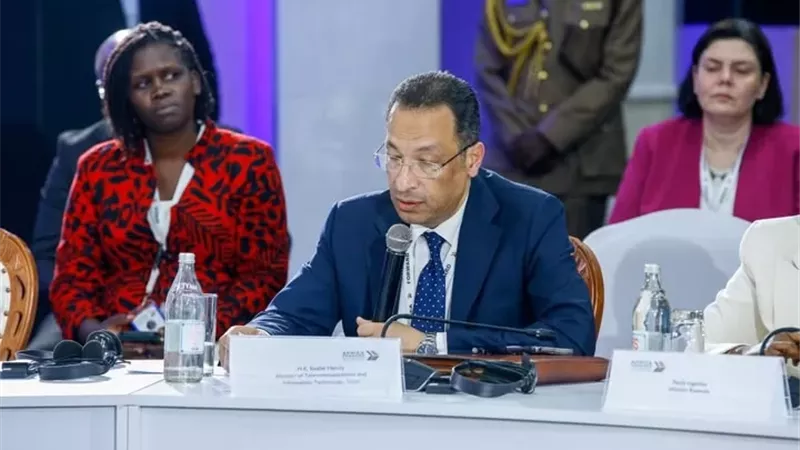 وزير الاتصالات يبحث الذكاء الاصطناعي خلال قمة أفريقيا–فرنسا في كينيا