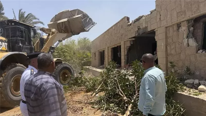 حملة مكبرة لإزالة مبانٍ مخالفة بجمعية أحمد عرابي بالعبور